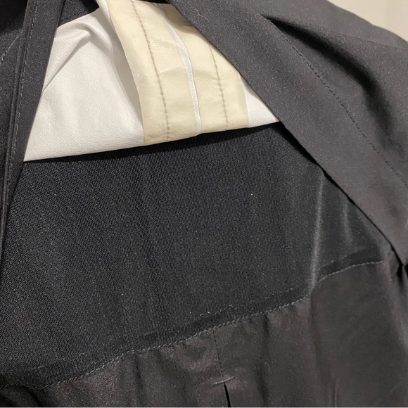 Lululemon Lightweight Water Resistant Jacket - Picture 10 of 16